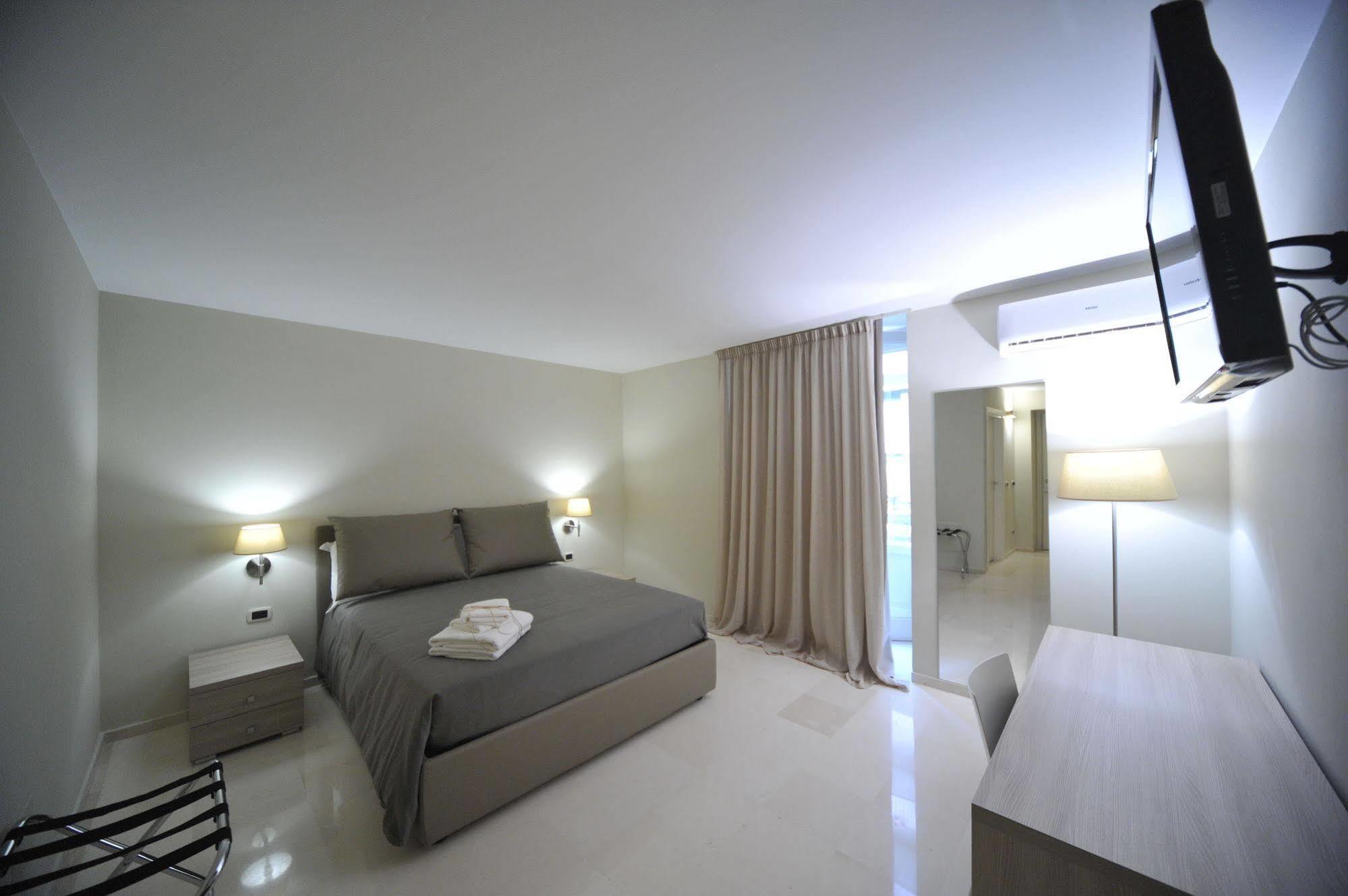 Bed and Breakfast Gatto Bianco House Bari Zewnętrze zdjęcie